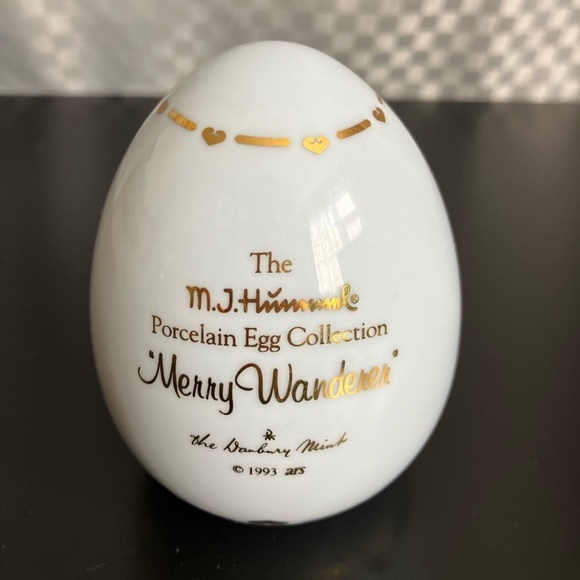 Vintage H.J Hummel Porcelain Egg Collection “Merry Wanderer” 1993 - Picture 2 of 5